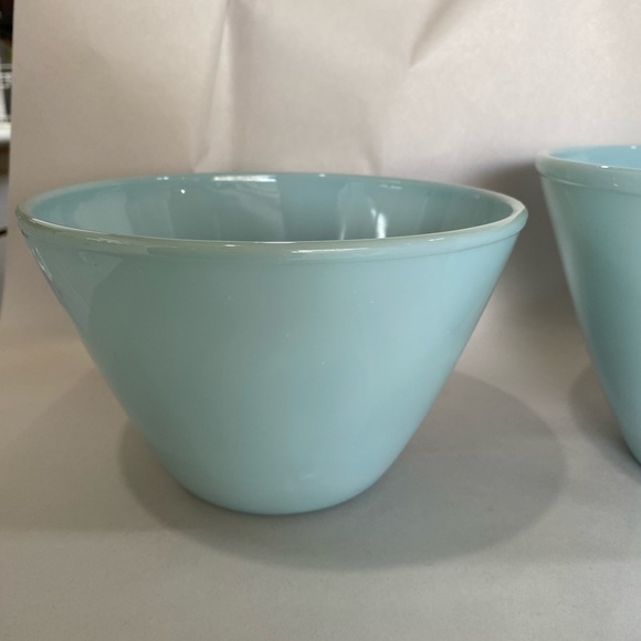 Set of 2 vintage Fire King delphite splash proof mixing bowls - Picture 4 of 10